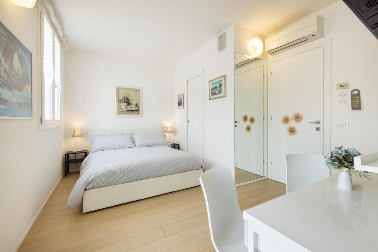 B&B Ca Bianca Ventisette Riccione Exterior photo